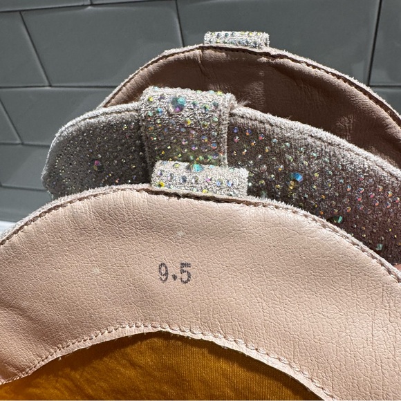 Sparkly Feminine Wide Calf Cowboy/Western Boots - Picture 7 of 10